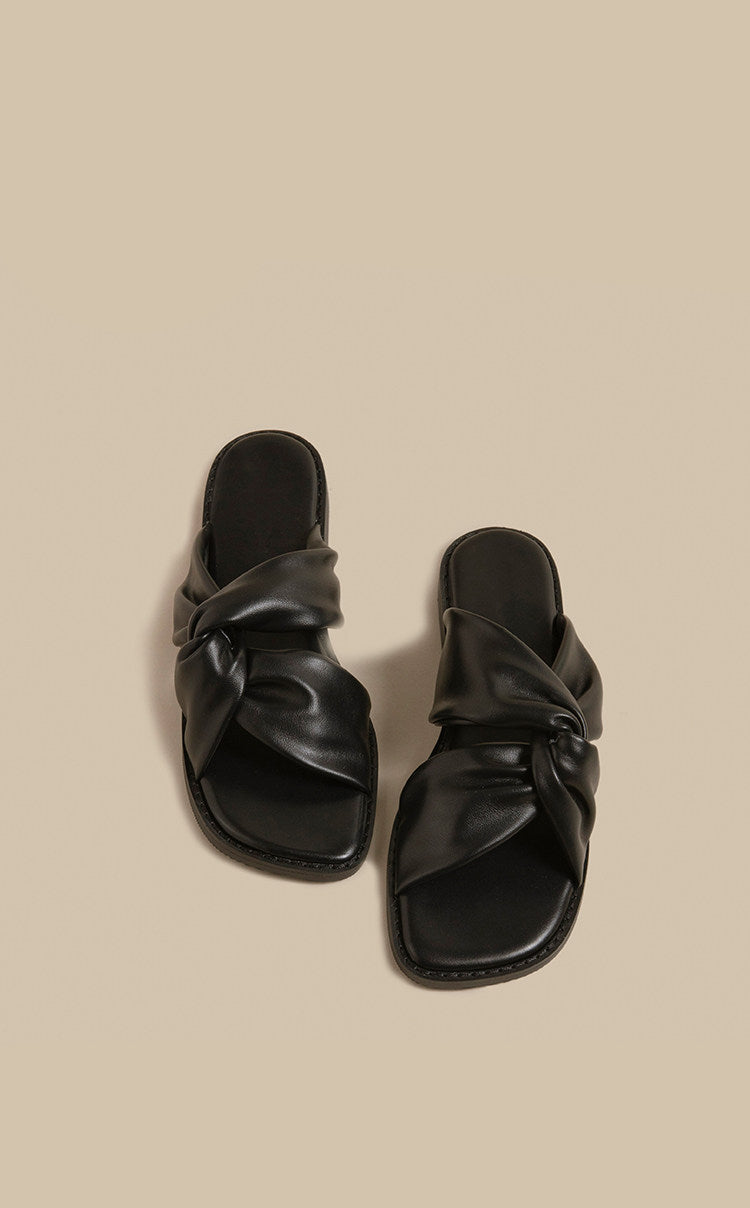 Twist Strap Flat Sandals (Black)