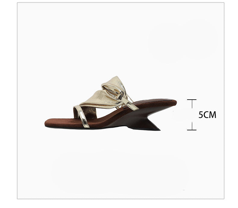 Twist Sculpted Heel Sandals (Gold)