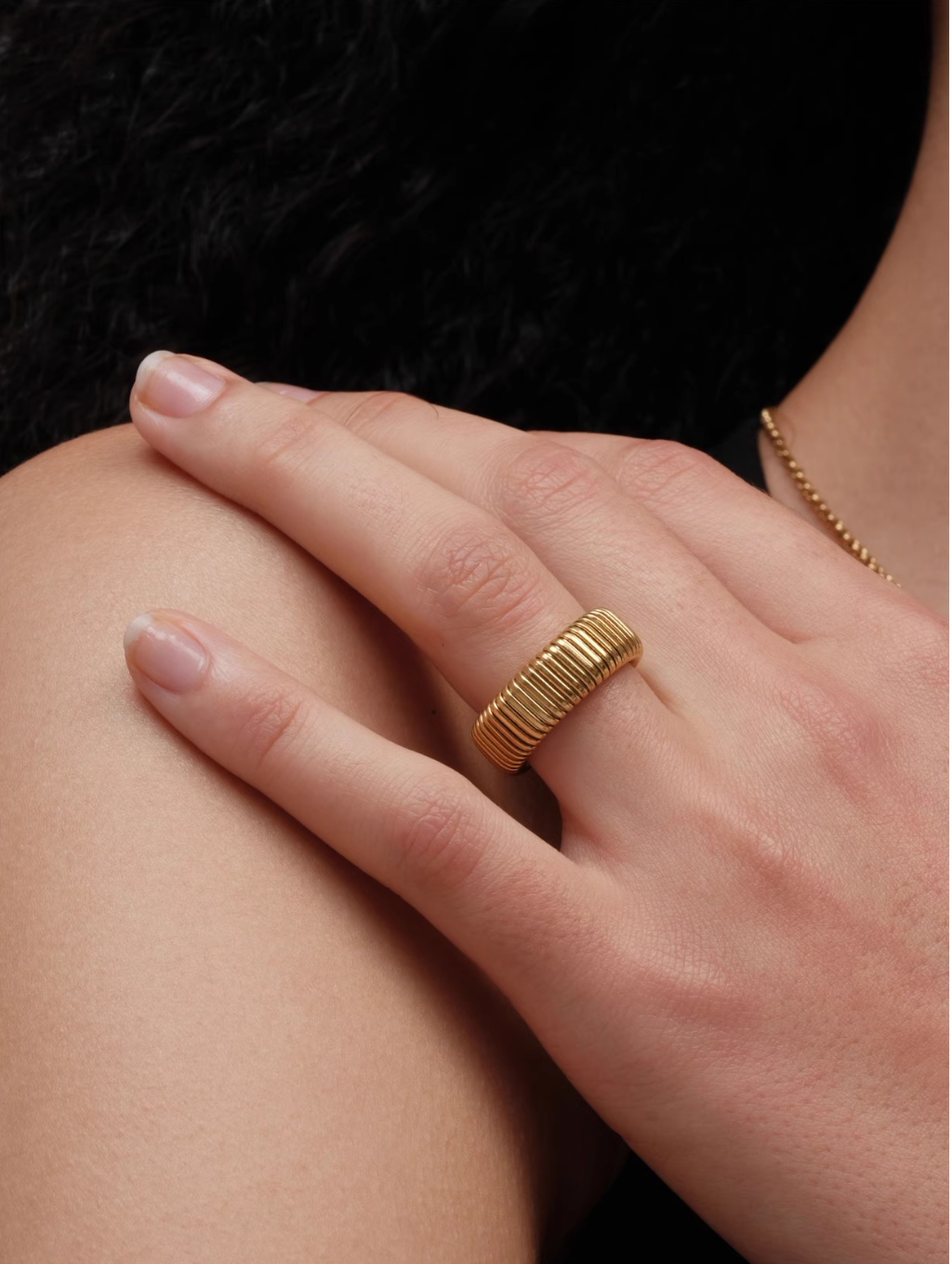 Ribbed Band Ring